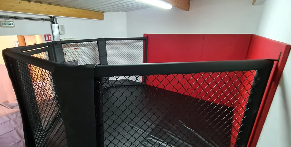 Demi-cage de MMA modulaire